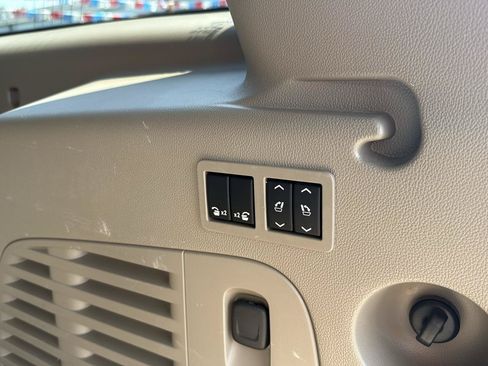 Used 2016 Chevrolet Suburban LTZ AWD/4WD image 6