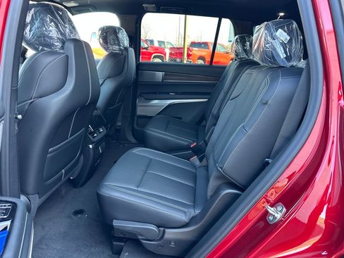 New 2026 Cadillac Vistiq Sport w/ LPO, Floor Liner Package image 9