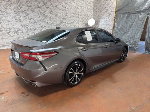 Used 2019 Toyota Camry SE w/ Convenience Package image 7