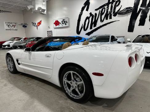 Used 2004 Chevrolet Corvette Convertible w/ Preferred Equipment Group RWD image 18