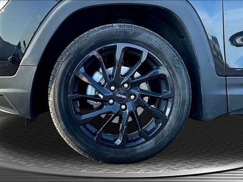 Used 2023 GMC Terrain SLE w/ Elevation Edition AWD/4WD image 33