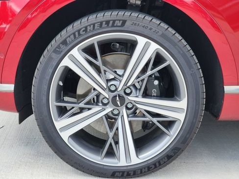 Used 2025 Genesis GV80 3.5T e-SC AWD/4WD image 7