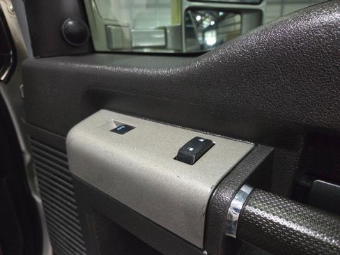 Used 2015 Ford F250 Lariat w/ Lariat Ultimate Package image 42