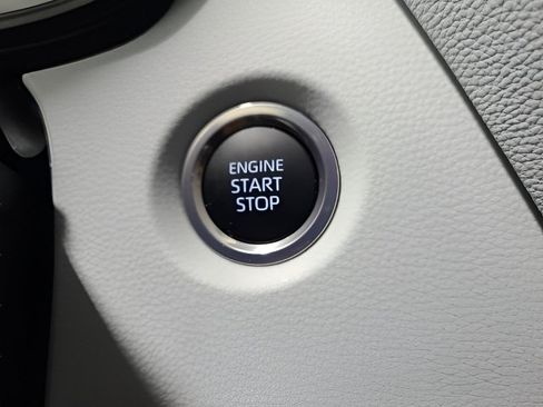Used 2023 Toyota Corolla SE FWD image 32