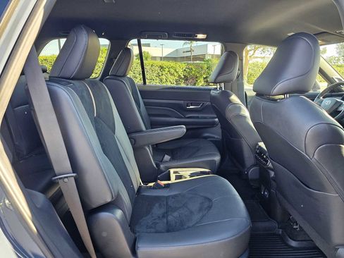 Used 2024 Toyota Grand Highlander Hybrid MAX Limited image 12