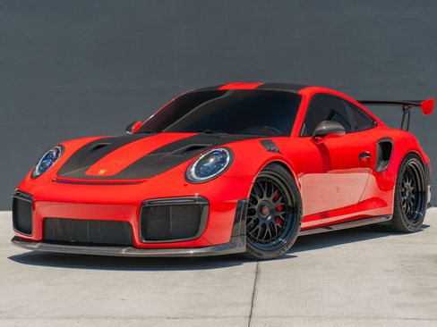 Used 2018 Porsche 911 GT2 RS RWD image 3