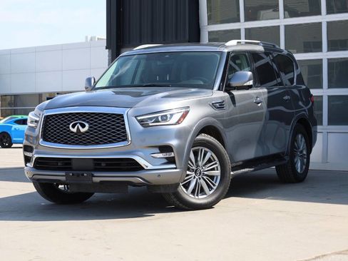 Used 2021 INFINITI QX80 Luxe image 3