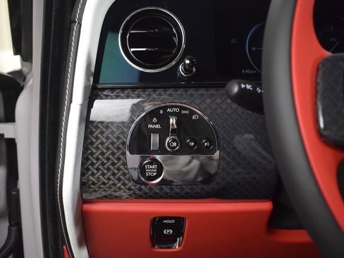 New 2026 Rolls-Royce Cullinan Black Badge image 30