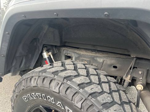 Used 2021 Jeep Gladiator Sport AWD/4WD image 37