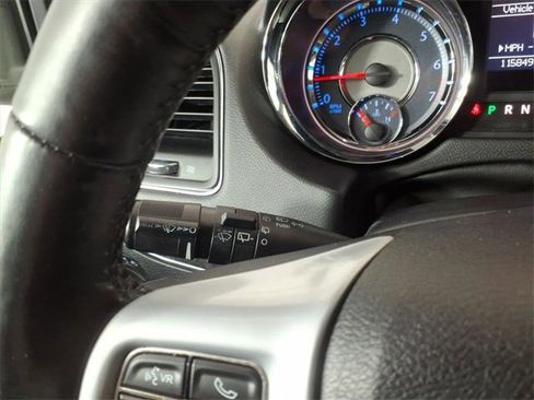 Used 2014 Chrysler Town & Country Touring-L w/ Driver Convenience Group image 21