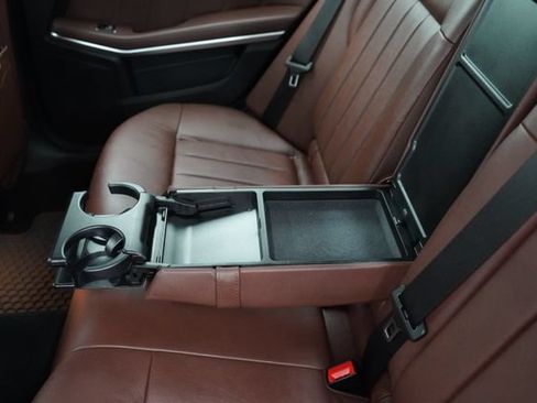 Used 2014 Mercedes-Benz E 250 BlueTEC 4MATIC Sedan image 43