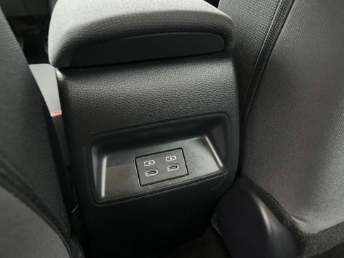 Used 2025 Toyota Corolla LE image 24