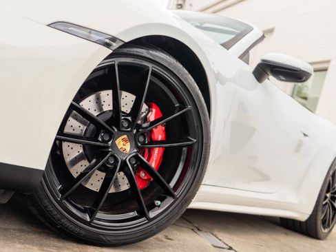 Used 2020 Porsche 911 Carrera 4S image 5