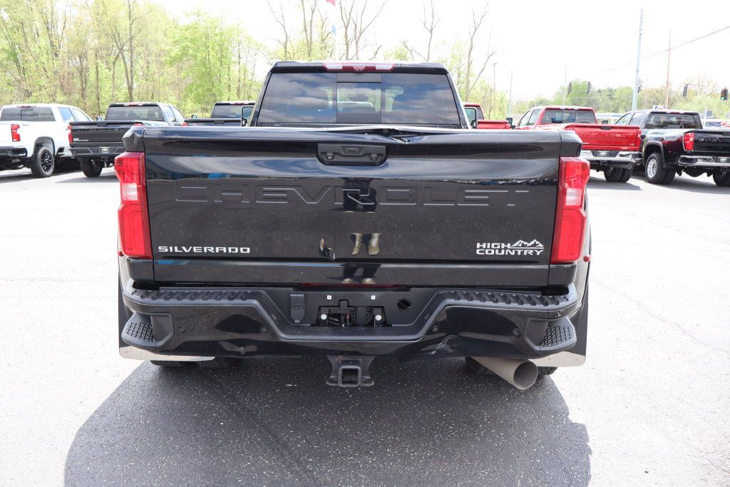 Used 2022 Chevrolet Silverado 3500 High Country AWD/4WD image 37