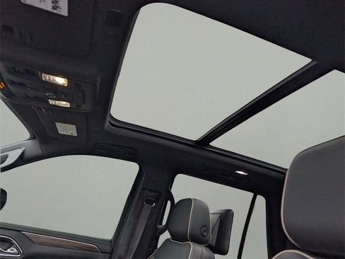 Used 2023 Chevrolet Tahoe Premier w/ Advanced Technology Package image 20