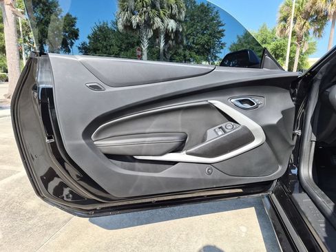 Used 2022 Chevrolet Camaro SS RWD image 18