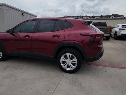 Certified 2025 Chevrolet Trax LS FWD image 6