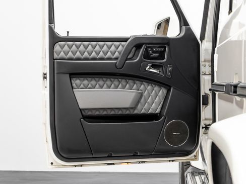 Used 2015 Mercedes-Benz G 63 AMG 4MATIC image 51