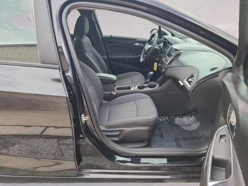 Used 2019 Chevrolet Cruze LS w/ LS Convenience Package FWD image 23