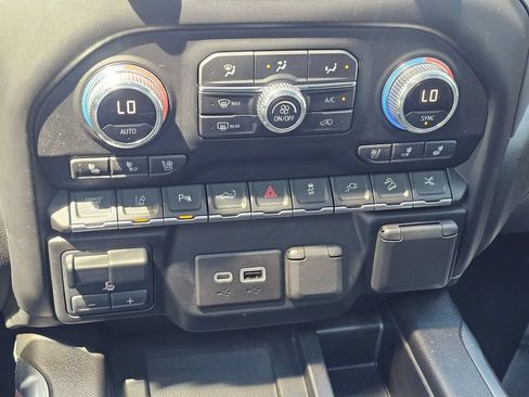 Used 2022 GMC Sierra 2500 Denali w/ Denali Ultimate Package AWD/4WD image 32