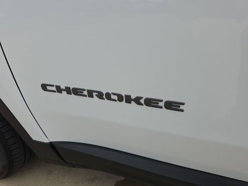 New 2026 Jeep Cherokee Overland w/ Trailer Tow Group AWD/4WD image 11
