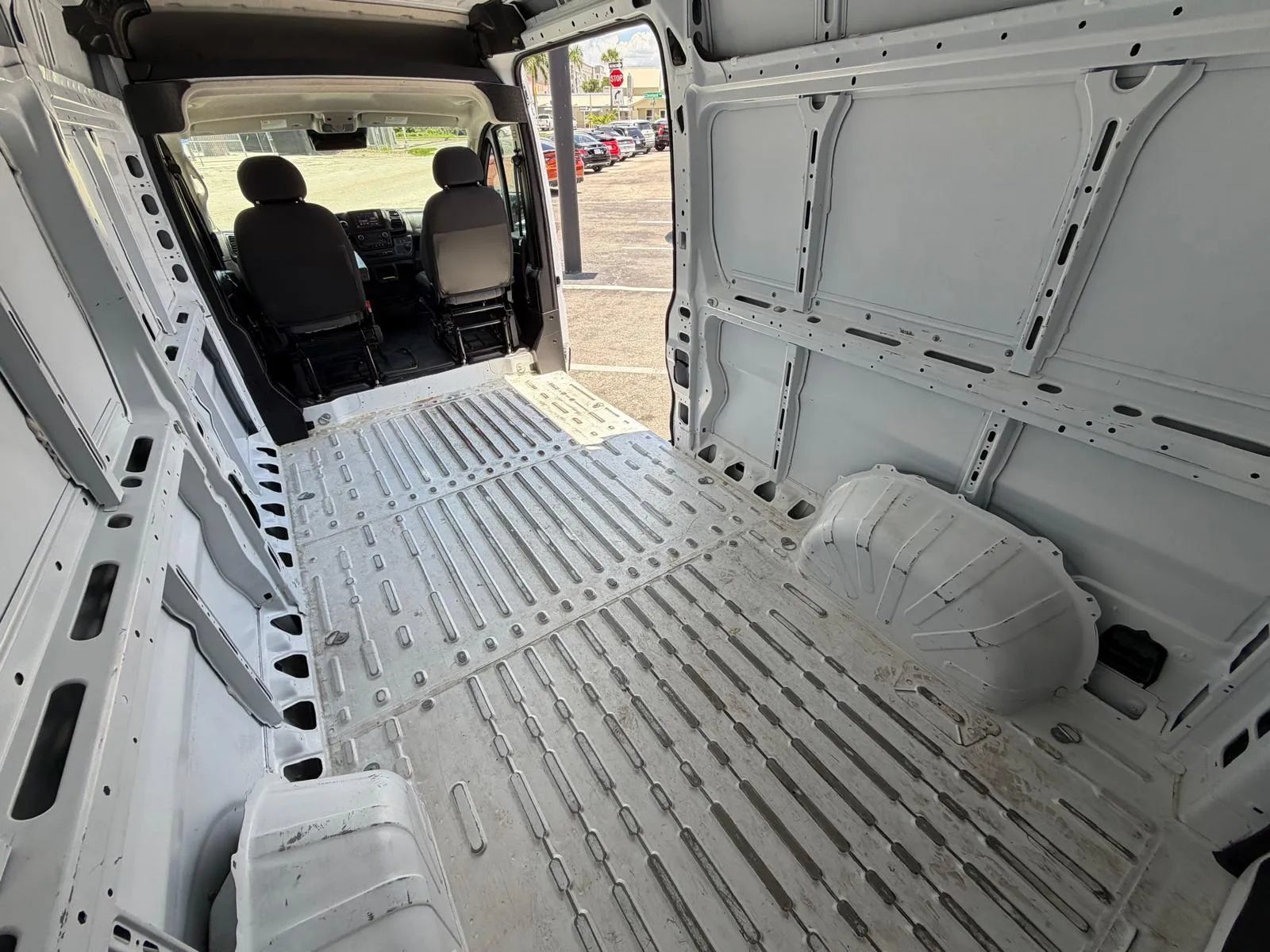 Used 2023 RAM ProMaster 2500 FWD image 25