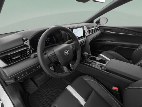 Used 2025 Toyota Camry LE FWD image 35