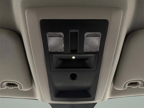 Used 2017 RAM 3500 Tradesman w/ Chrome Appearance Group image 22