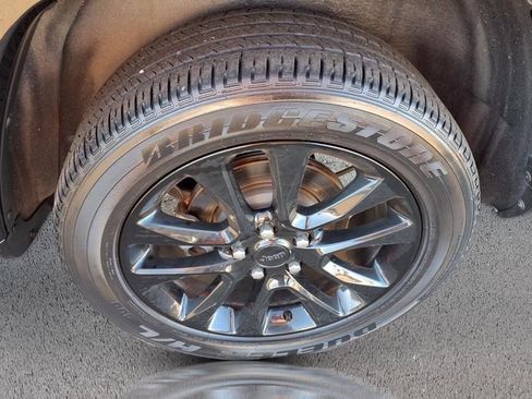 Used 2021 Jeep Grand Cherokee Laredo X image 35