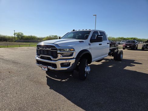 New 2026 RAM 5500 Tradesman image 3