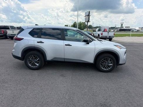 Used 2024 Nissan Rogue S FWD image 4