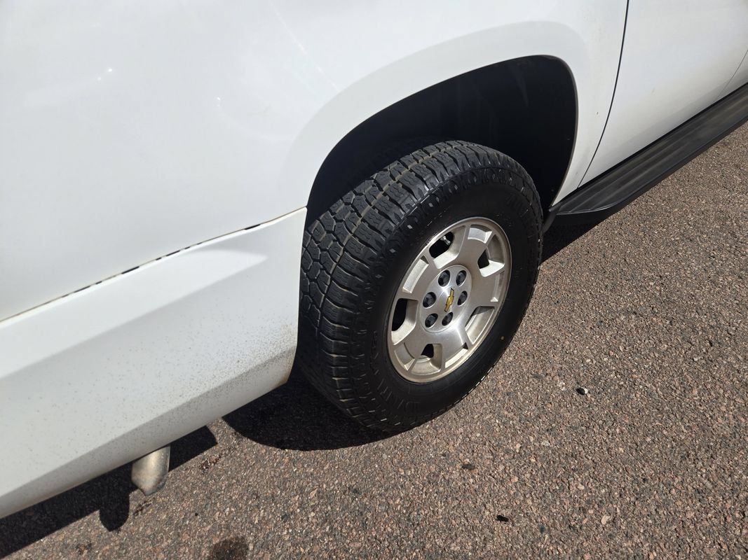 Used 2013 Chevrolet Suburban LT AWD/4WD image 11