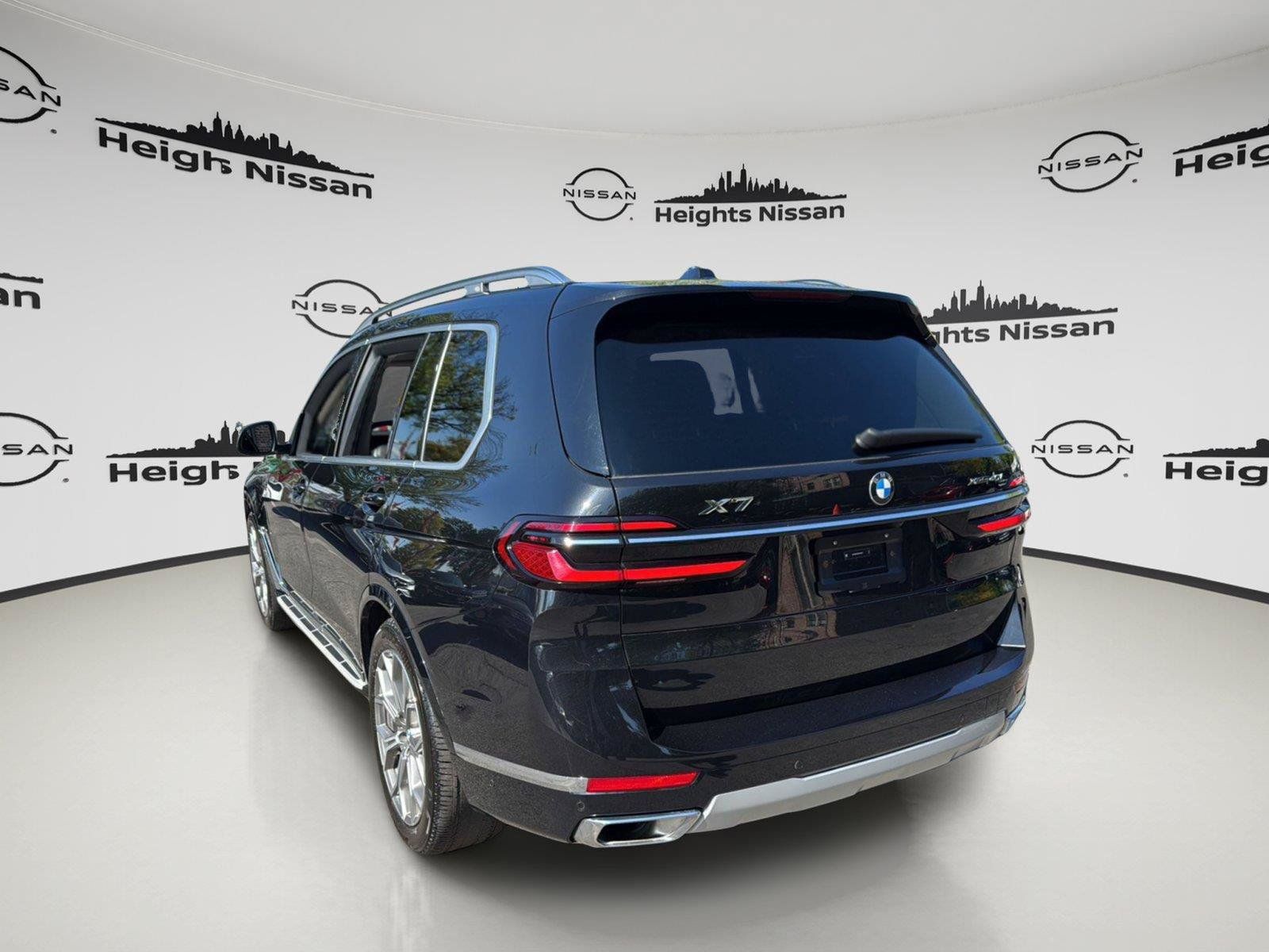 Used 2025 BMW X7 xDrive40i AWD/4WD image 5