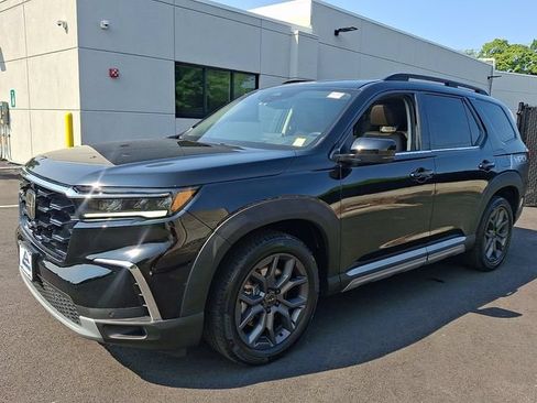 Used 2023 Honda Pilot Elite image 3
