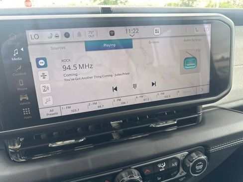 Used 2025 Jeep Wrangler Unlimited Sahara AWD/4WD image 26