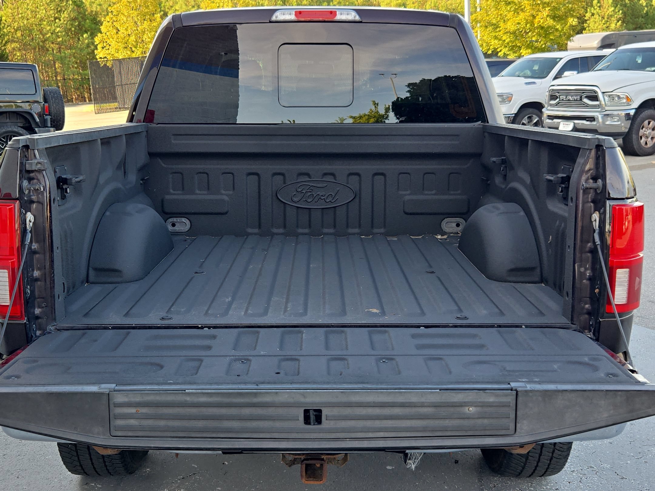 Used 2019 Ford F150 Lariat w/ Equipment Group 502A Luxury AWD/4WD image 18