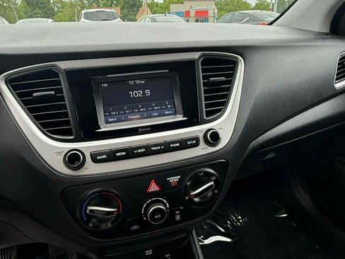 Used 2021 Hyundai Accent SE FWD image 31