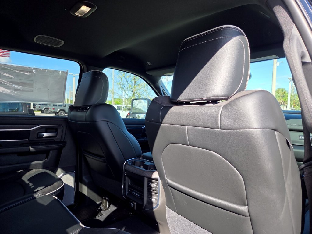 New 2027 RAM 3500 Laramie AWD/4WD image 17