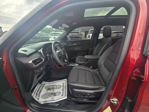 Used 2022 Chevrolet TrailBlazer RS w/ Sun and Liftgate Package AWD/4WD image 13