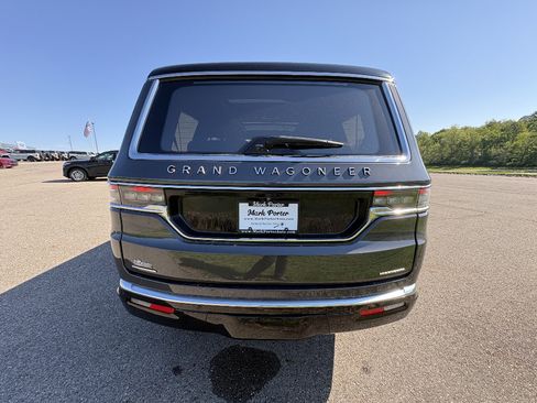 Used 2023 Jeep Grand Wagoneer Series III AWD/4WD image 4