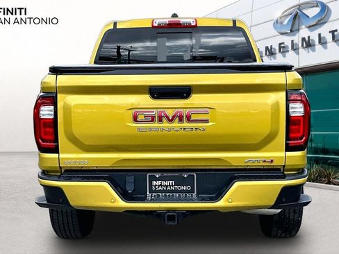 Used 2023 GMC Canyon AT4 w/ AT4 Premium Package AWD/4WD image 5