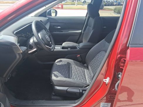 New 2026 Nissan Kicks SV w/ SV Premium Package FWD image 11
