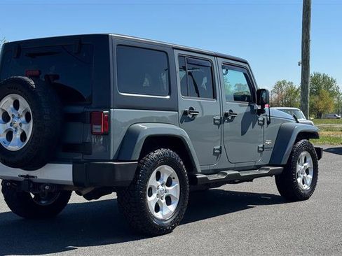Used 2015 Jeep Wrangler Unlimited Sahara image 7