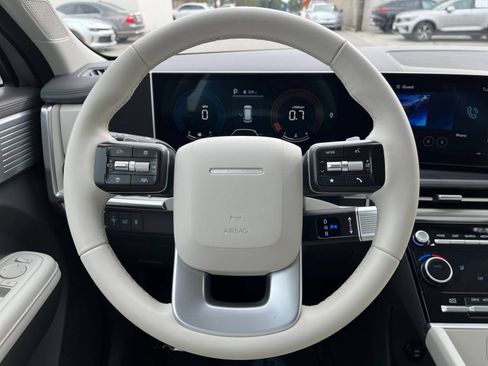 Used 2025 Hyundai Santa Fe SEL FWD image 30