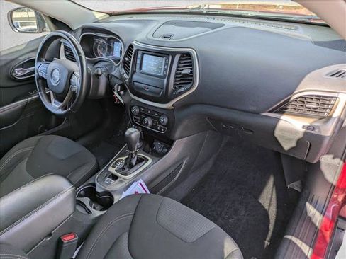 Used 2016 Jeep Cherokee Latitude image 19