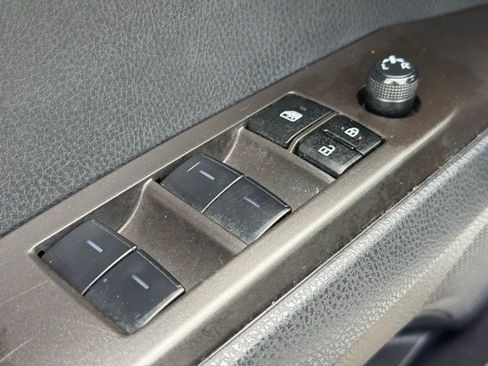 Used 2023 Toyota Camry SE image 14