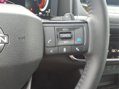 Certified 2025 Nissan Rogue SL w/ Tech Package AWD/4WD image 18