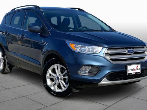 Used 2018 Ford Escape SE w/ SE Sync 3 Package image 3