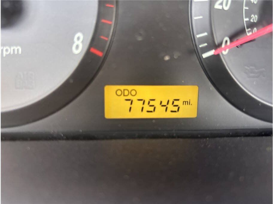 Used 2005 Hyundai Elantra GLS FWD image 9