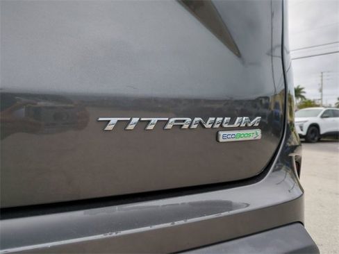 Used 2019 Ford Edge Titanium image 13